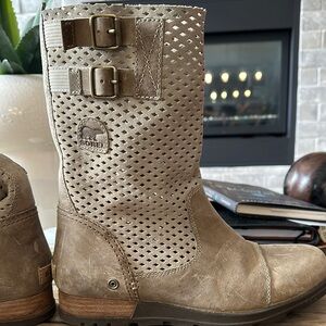 Sorel Women's Tan Boots size 9